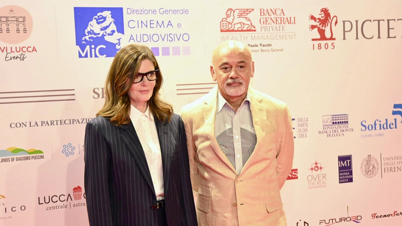 Chiara Mastroianni e Christian Louboutin sul red carpet (Foto Alcide)