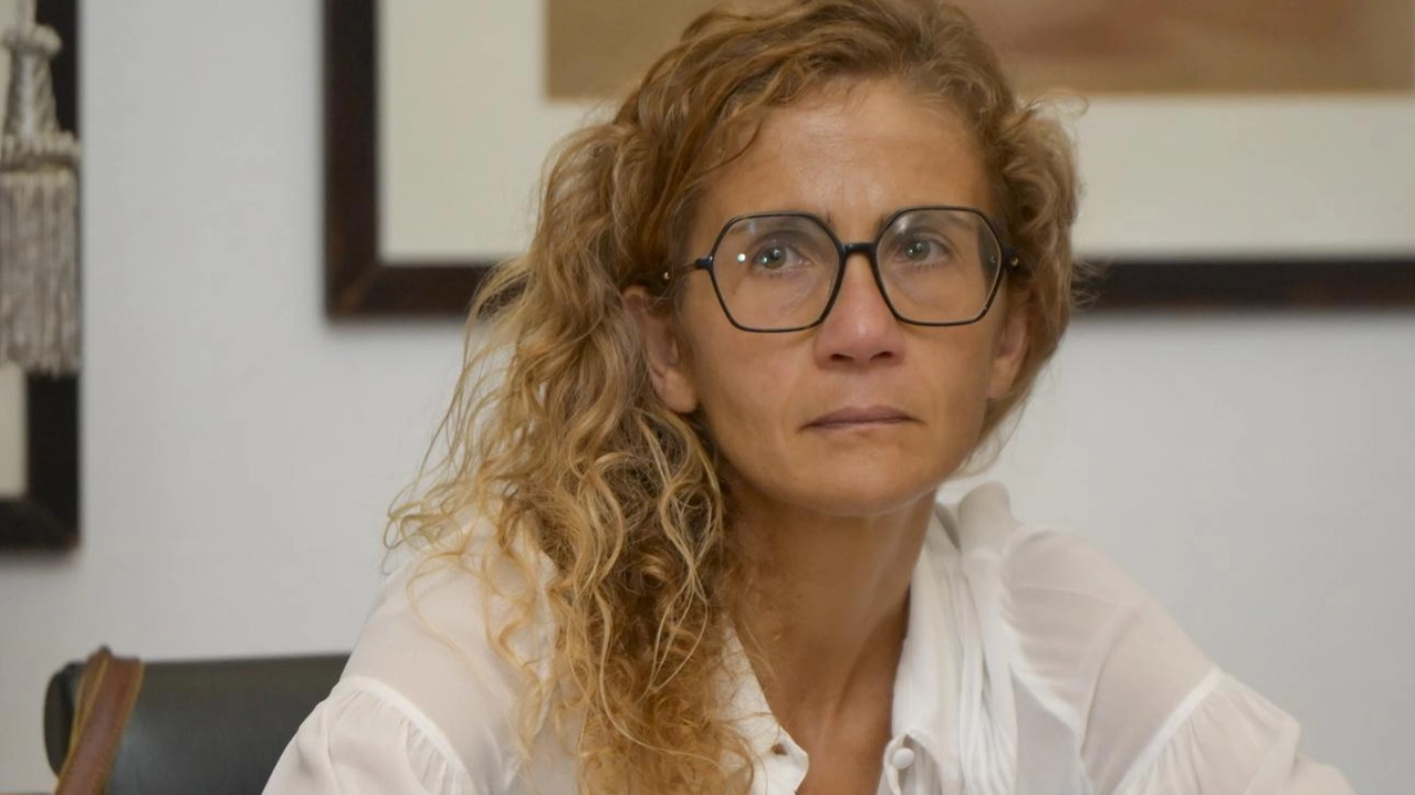 La vicesindaca Martina Banchelli ha condannato il raid vandalico alla casetta dei libri garantendo che il Comune si attiverà per il ripristino