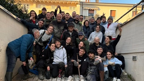 Anche gli ultras dell'Empoli danno una mano