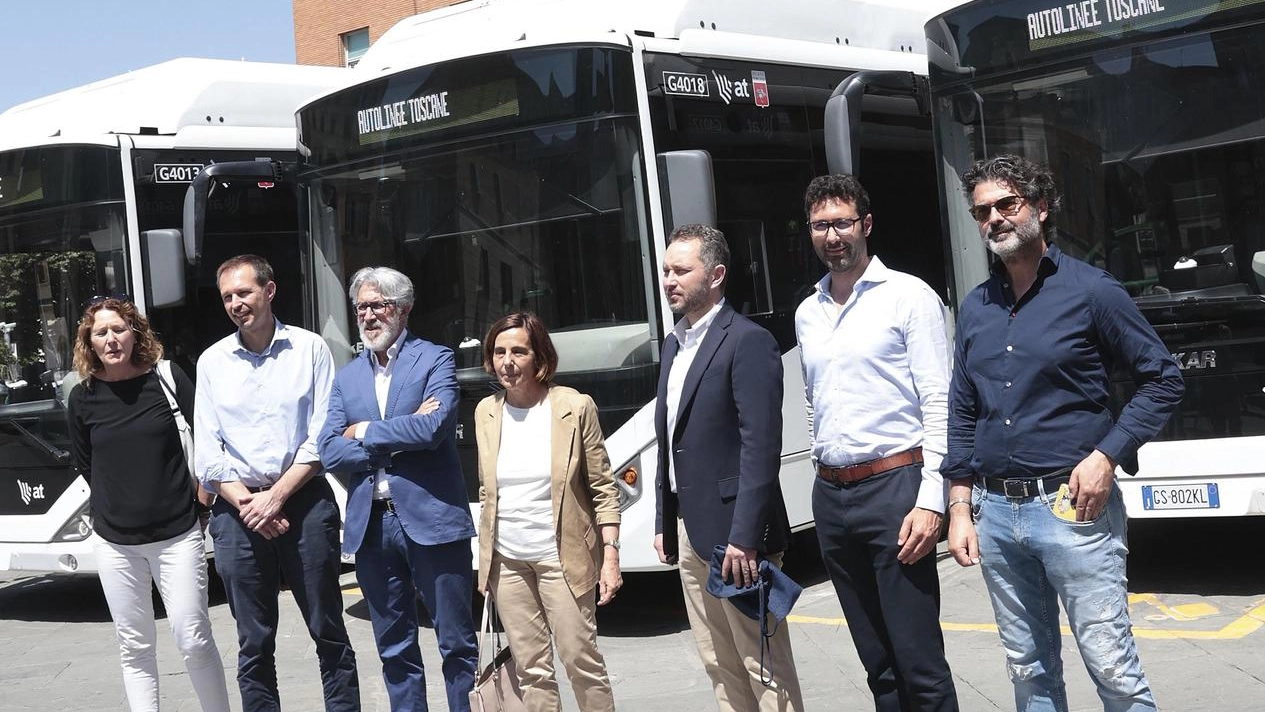 Flotta sempre più green. Autolinee Toscane presenta 14 nuovi bus  urbani a gas metano