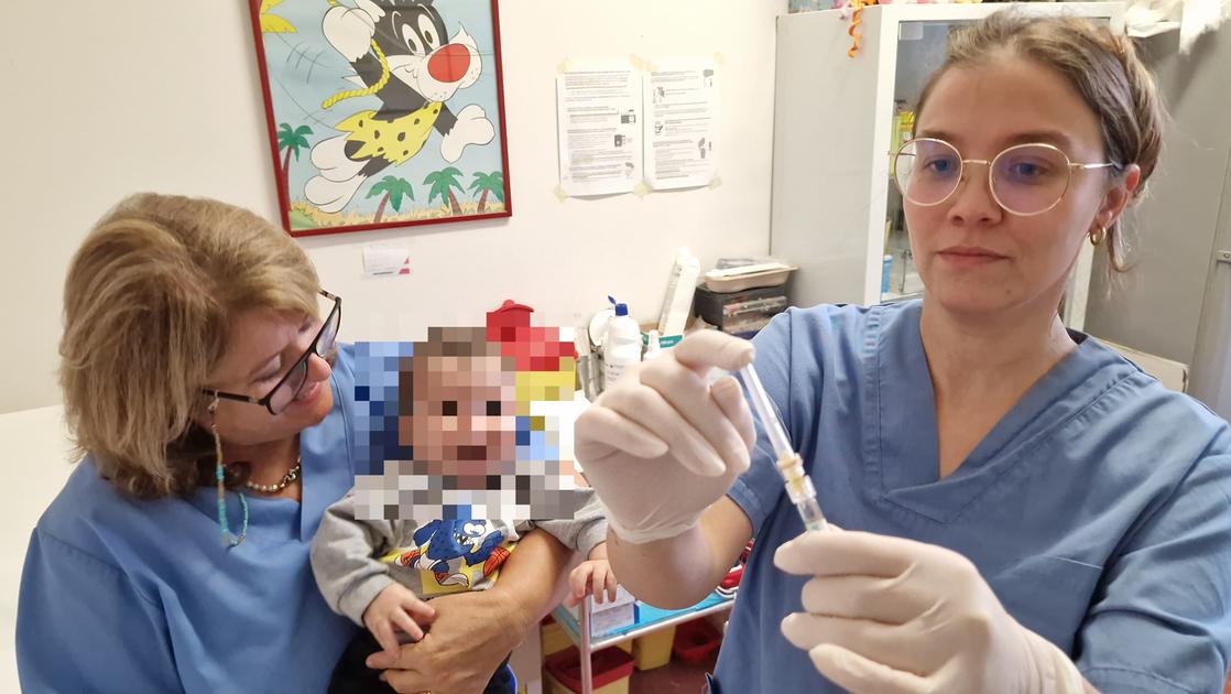 Virus sinciziale, c’è la protezione. Via all’immunizzazione dei bimbi: “Un’arma contro un vero pericolo”