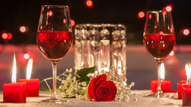 Una cena a lume di candela per San Valentino: occasione romantica ma anche di sostenibilità ambientale