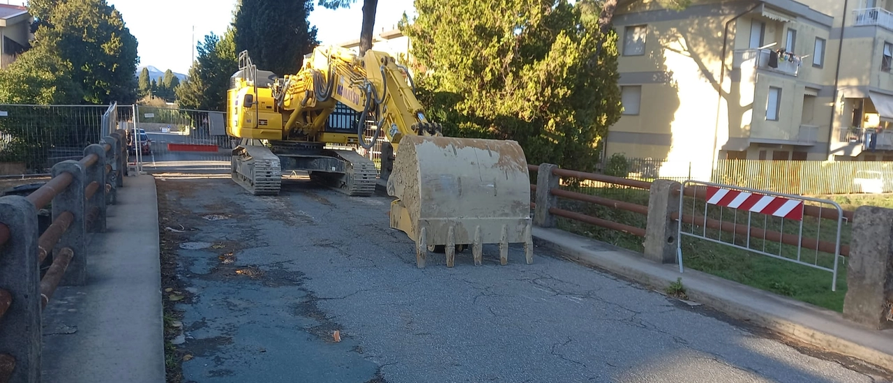 Crescono le perplessità fra gli abitanti di via Falcinello e via Villefranche: “Vogliamo essere tenuti informati sulle tempistiche di tutti gli interventi”