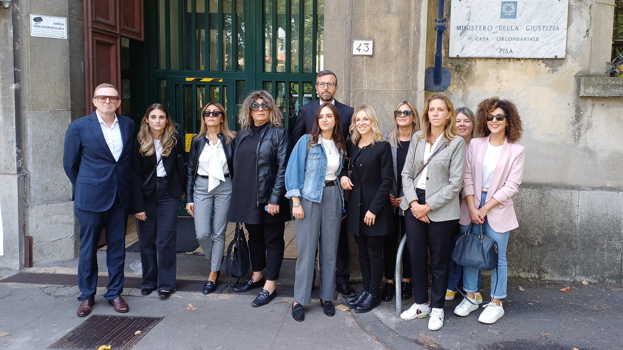 Gli avvocati con Mazzeo all’uscita dal carcere Don Bosco