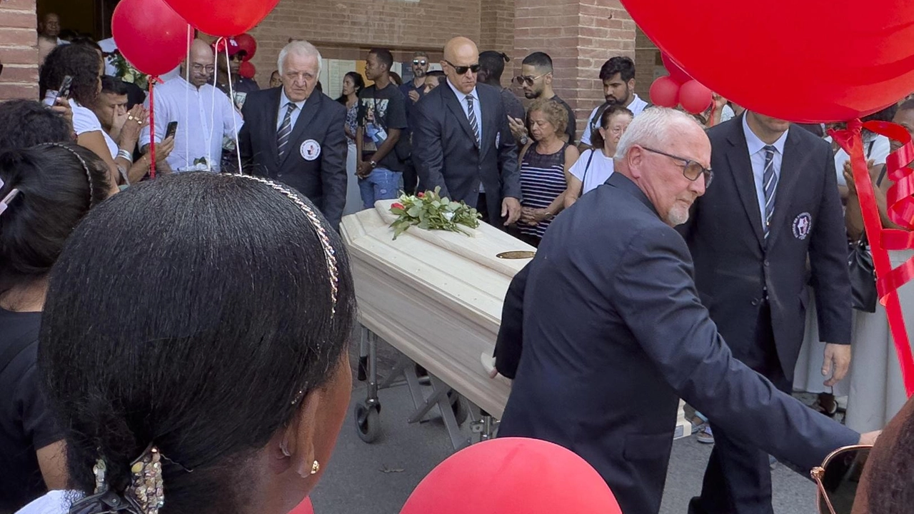 I funerali della donna uccisa a Siena