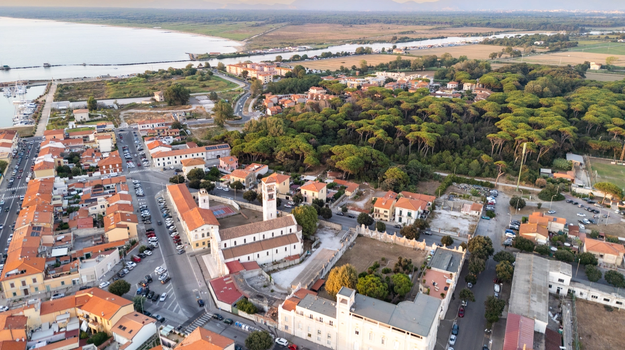 Una foto col drone di Marina di Pisa (foto Del Punta per Valtriani)