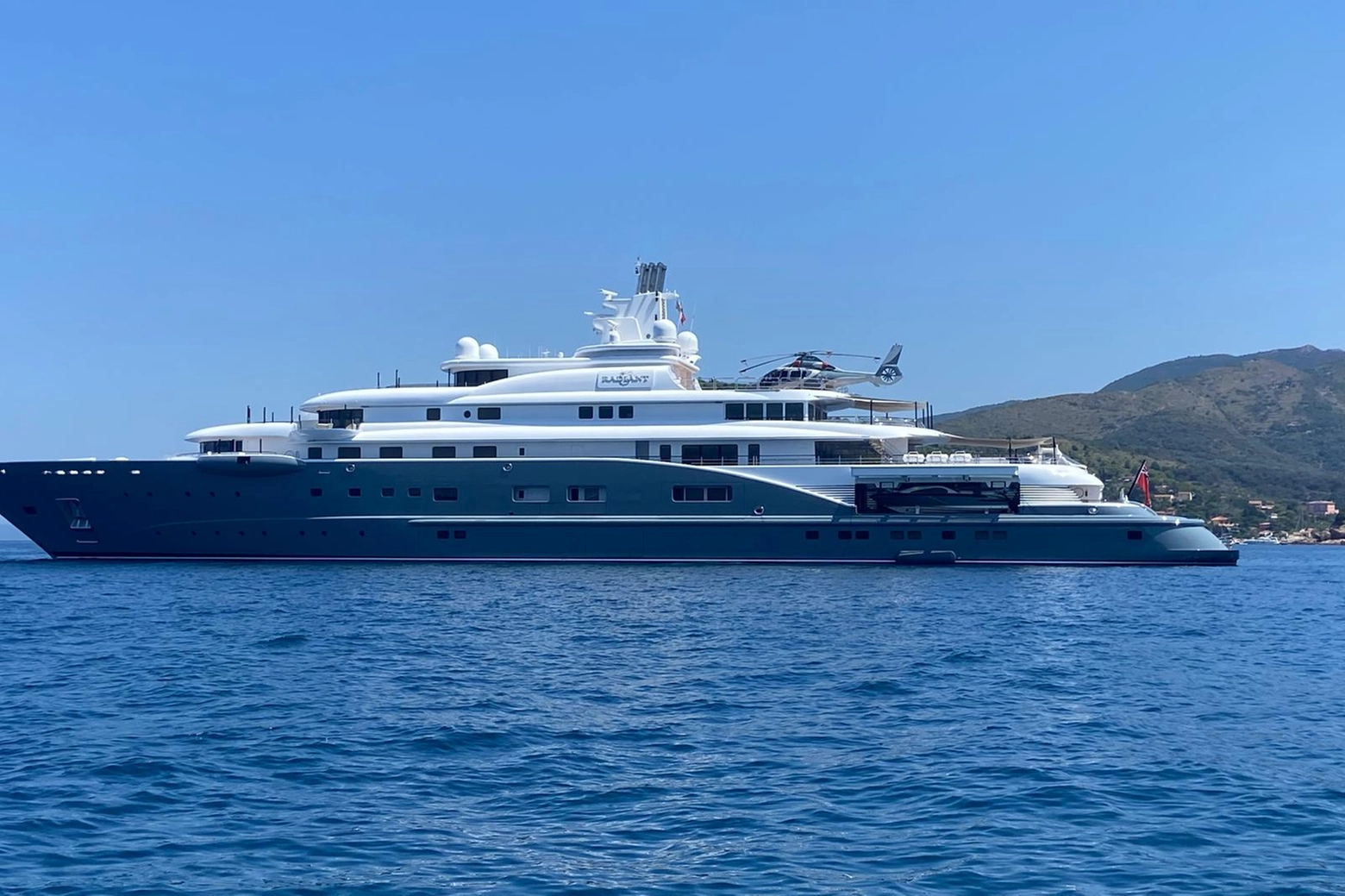 Il mega yacht Radiant, del milionario saudita Abdullah Al Futtaim