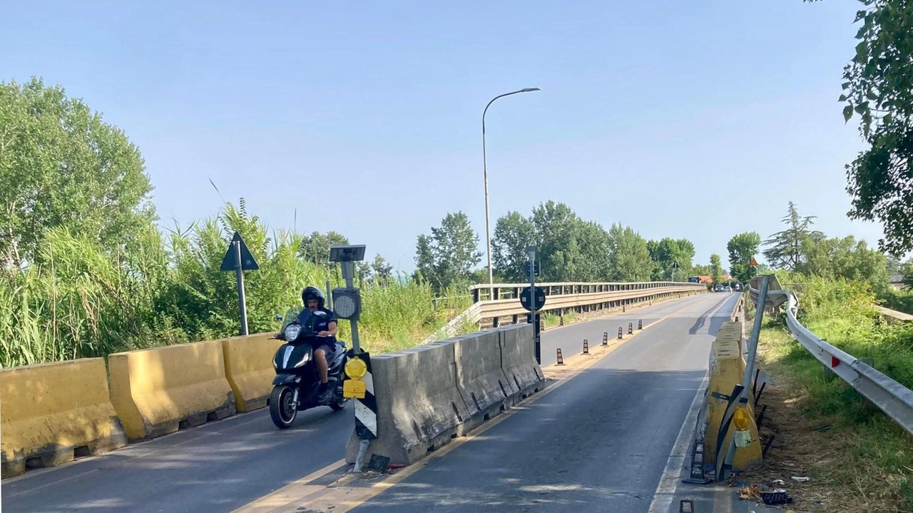 Il Ponte della Botte causa disagi a Calcinaia e Vicopisano. Fratelli d’Italia chiedono ristori per le attività penalizzate dal ritardo dei lavori. La Provincia e i sindaci si attivano per ottenere aiuti dal Governo e dalla Regione.