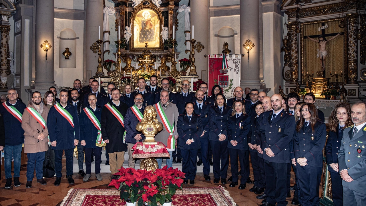 Rappresentanti di istituzioni e forze dell’ordine alla cerimonia di Umbertide