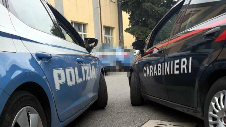 Indagano polizia e carabinieri