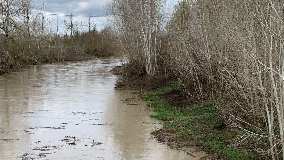 Masso cade sulla strada alla colonna del Grillo