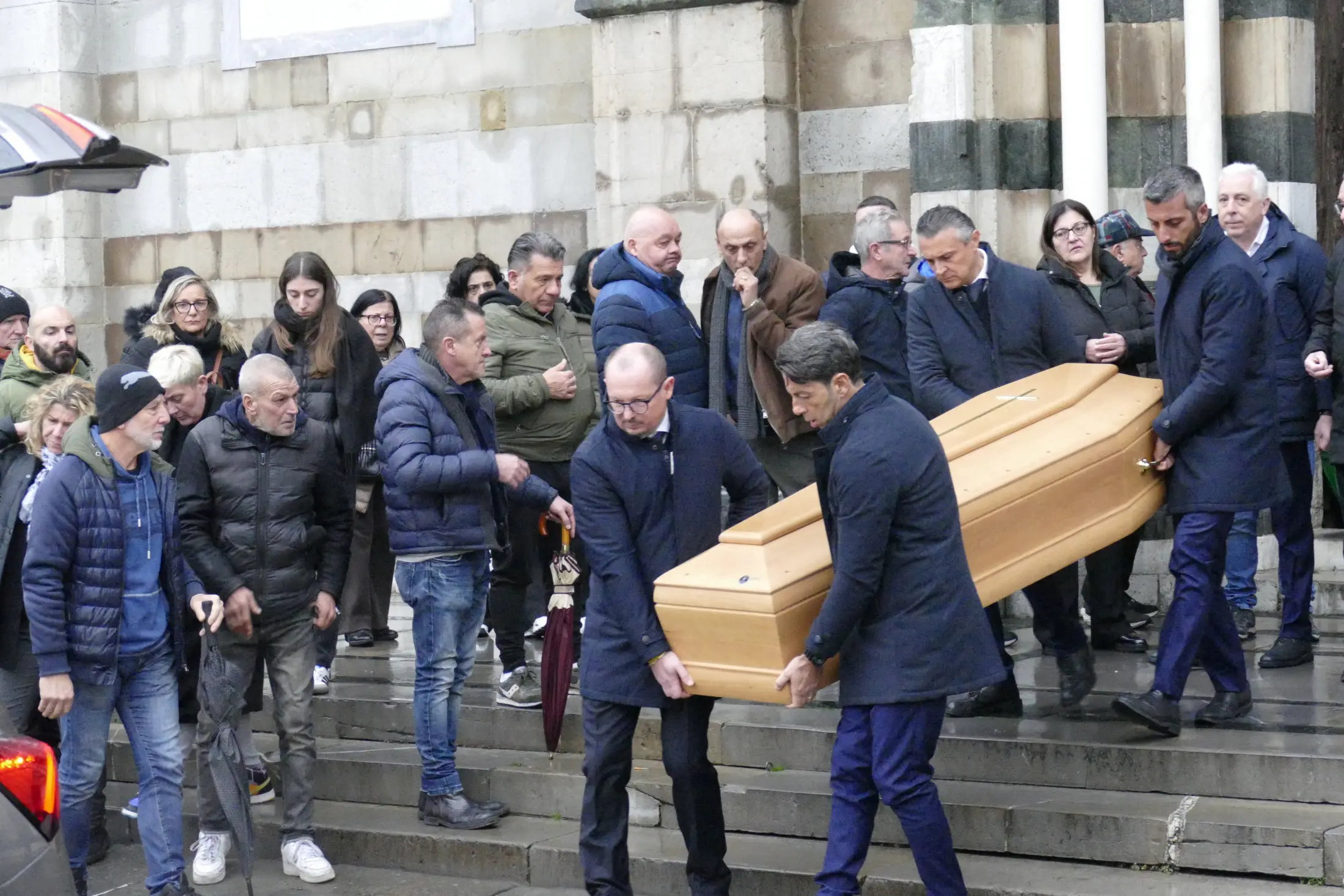 Prato, i funerali di Carmelo Corso e Vincenzo Martinelli. L’ultimo addio alle vittime di Calenzano