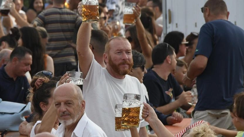 Birra, il meteo non guasta la festa. Per stasera si attende il boom