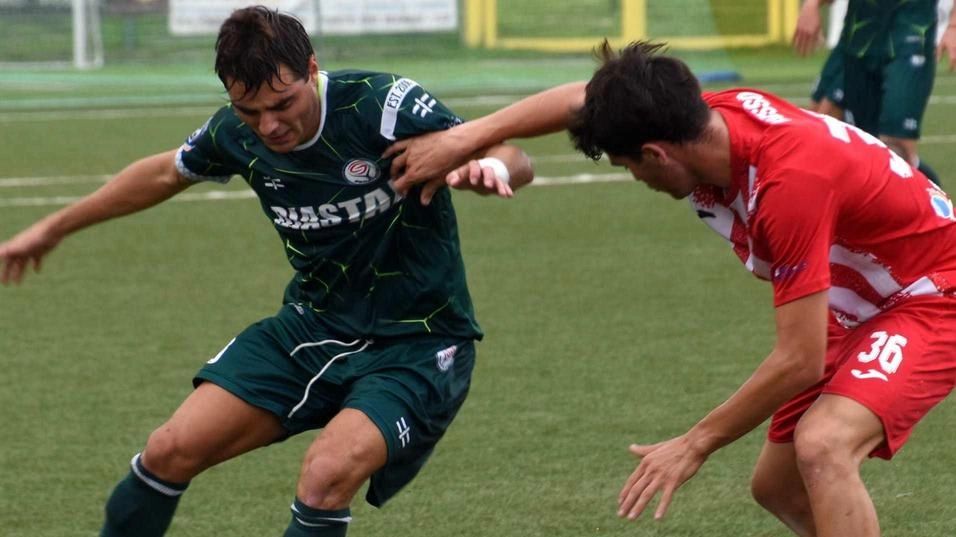 Il crollo in casa nel derby provinciale contro il GhiviBorgo. Emersa la fragilità difensiva dei versiliesi che finiscono la partita in nove