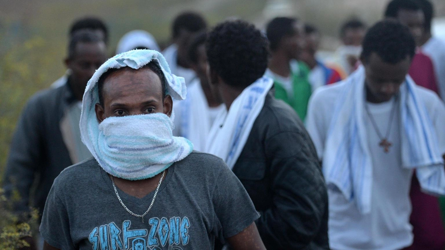 Migranti, l’offensiva del sindaco: "Gli ho chiesto aiuto per i campi"