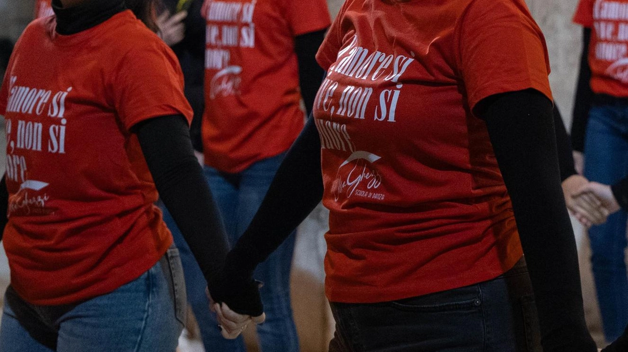 Donne, la danza della vita. Flash mob sotto le Logge