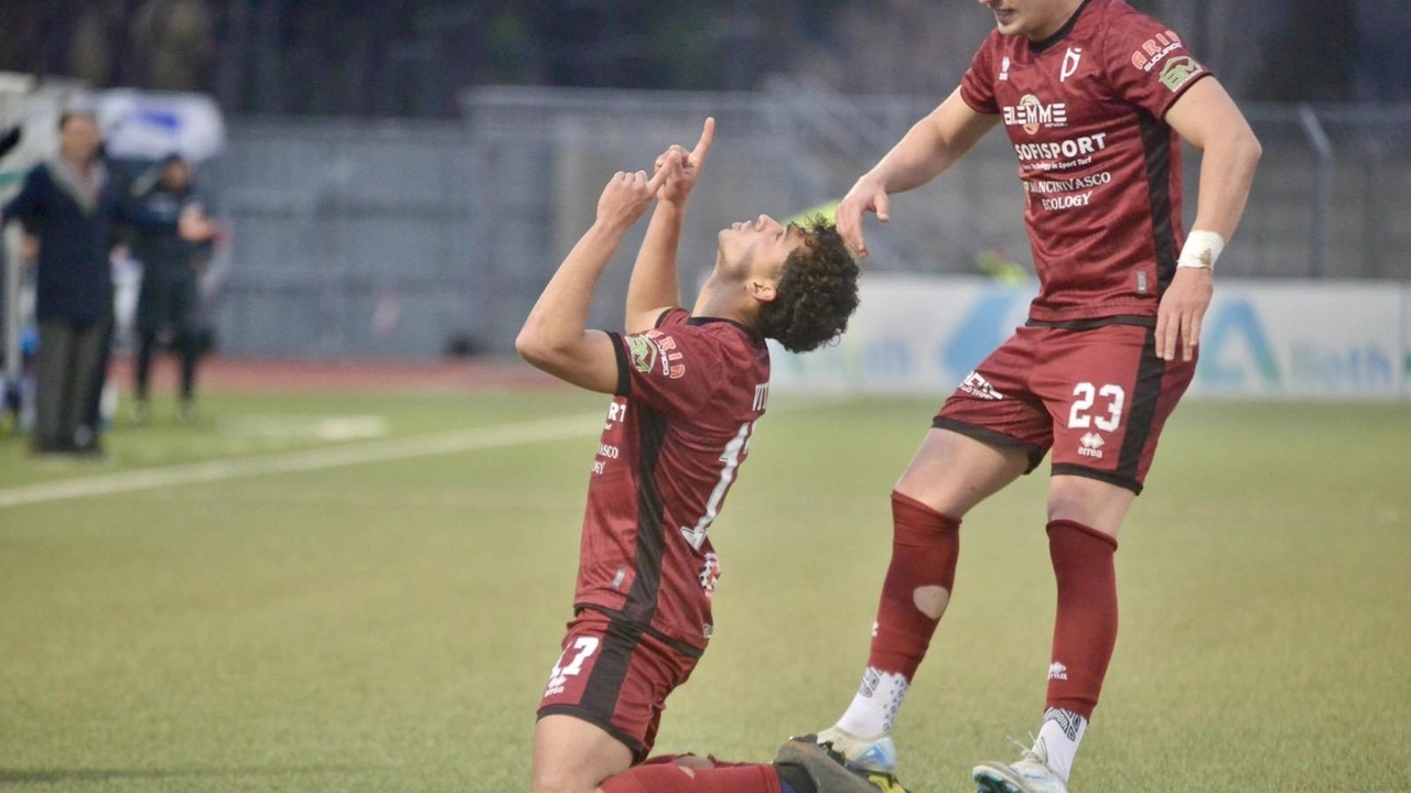 Il Pontedera contro il Gubbio, nella foto l’esultanza di Vitali