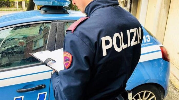 L'indagine della polizia (Foto Ansa)