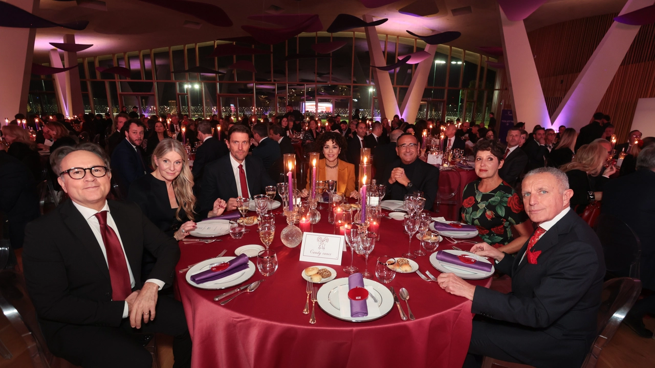 La cena di Natale del Meyer (Foto Giuseppe Cabras/New Press Photo)