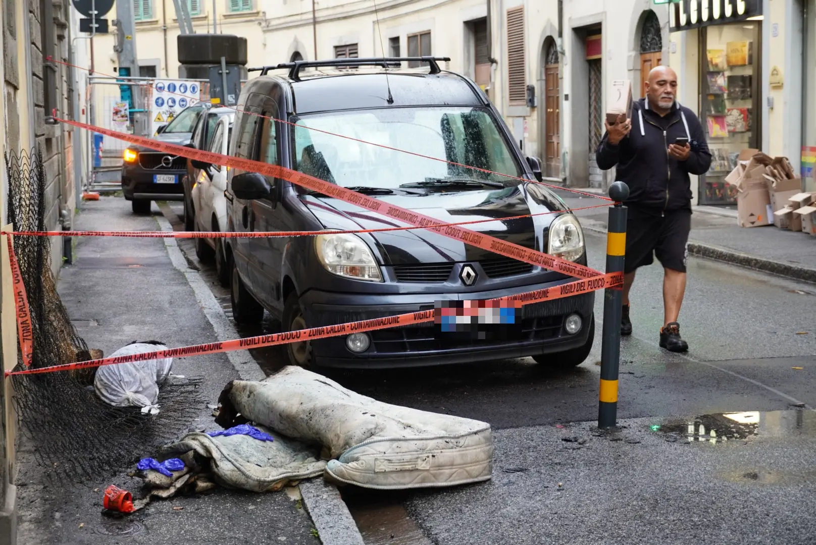 L’incendio nel palazzo di via Tintori, notte di paura: ipotesi corto circuito