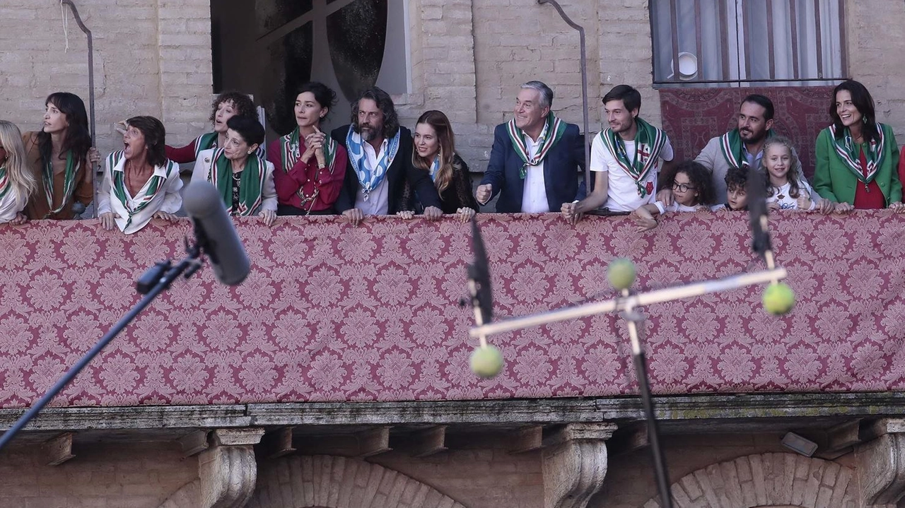 Alla terrazza di palazzo Berlinghieri per le riprese del film