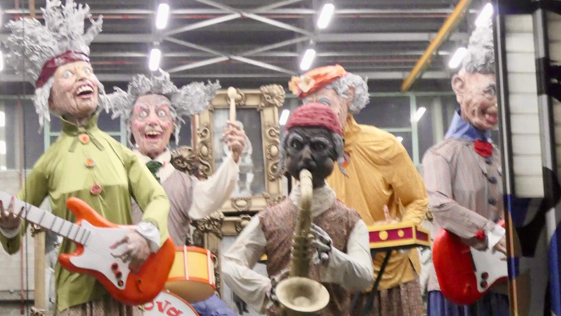 Carnevale di Viareggio, Burlamacco si arrende. Rinviato il corso per l’allerta meteo