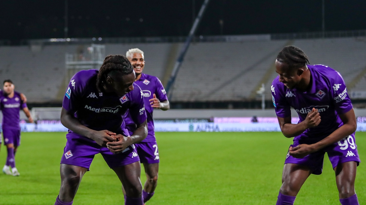 Il balletto di Kouame e Kean nell'esultanza del gol dell'ex Juventus (Fotocronache Germogli)