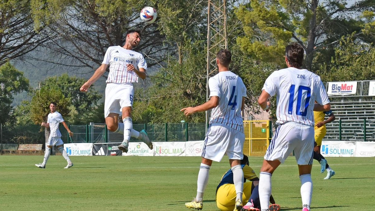 Il Follonica Gavorrano vince 2-1 contro il Sasso Marconi nei trentaduesimi di Coppa Italia di serie D. Mister Masi elogia il primo tempo ma sottolinea la fatica nella ripresa. Ora si preparano per sfidare il Livorno in campionato.