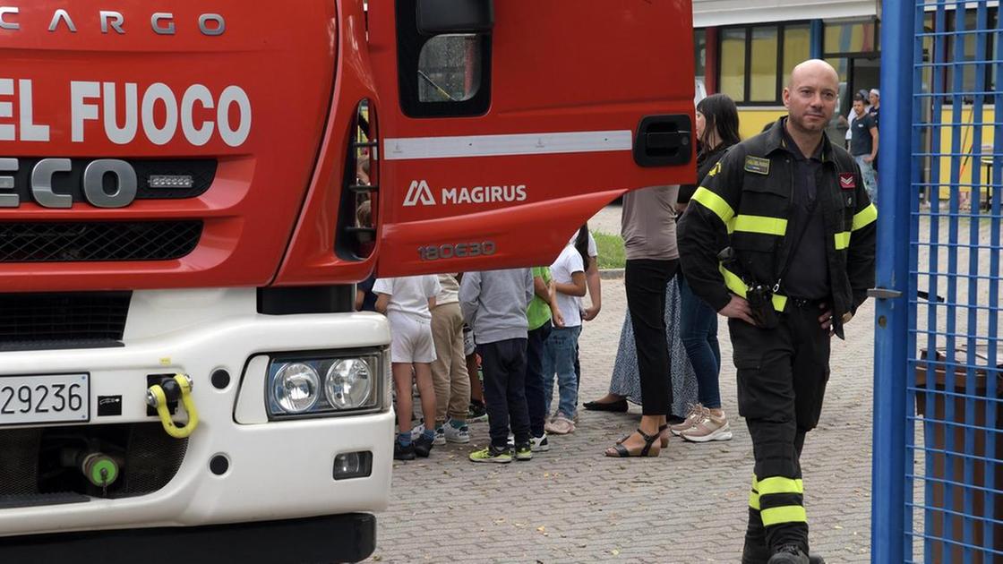 Puzza di gas alla scuola materna. Attimi di paura in piazza Garibaldi