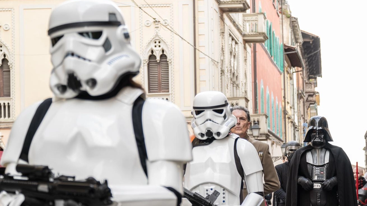 Carnevale con i cosplayer, Arcola si trasformerà nel set di Star Wars. laser, luci colorate e anelli spaziali. Doppia...