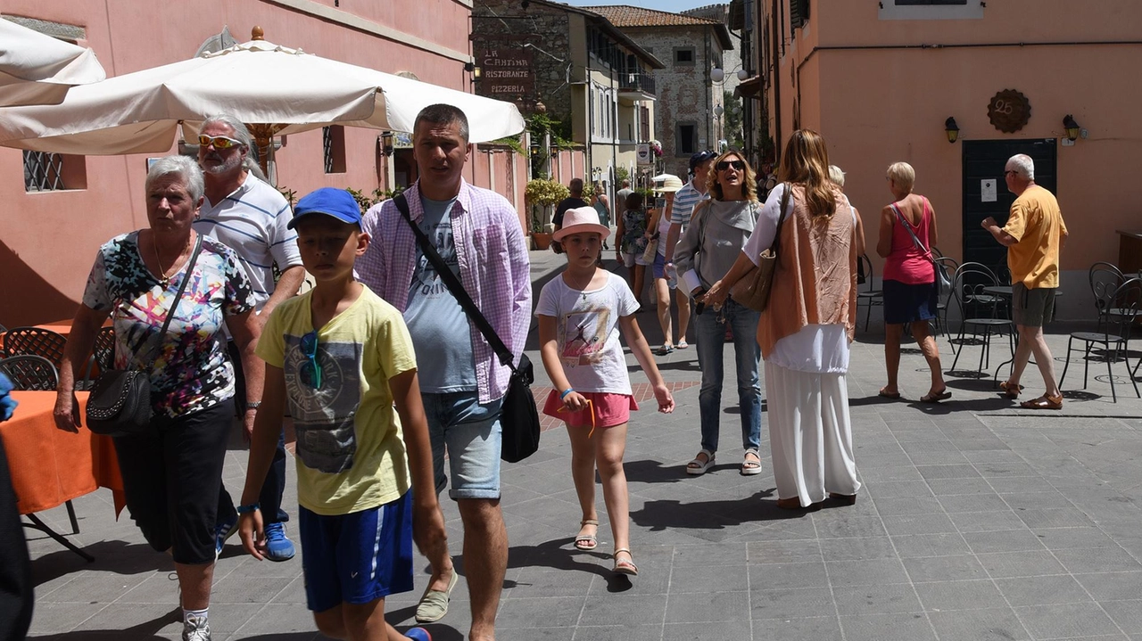 Castiglione del Lago si interroga sulla vicenda della bambina sola alla festa di compleanno